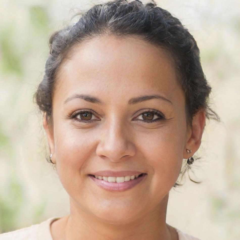 Retrato profesional de Amaia Urquijo, experta en gestión de contingencias económicas