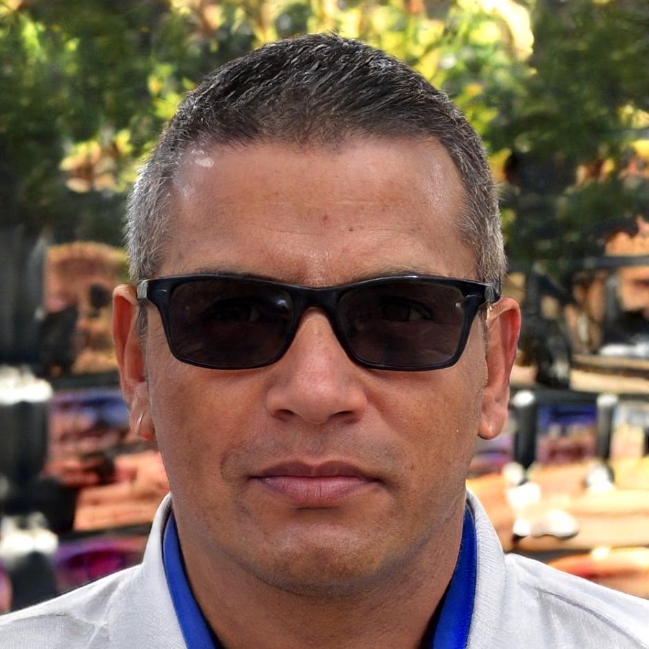 Retrato profesional de Gorka Etxebarria, consultor en ahorro y presupuestos domésticos